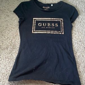 Brand new guess t-shirt. Petite M. Tight fit.